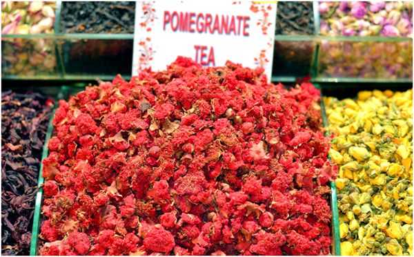 гранатовый чай из цветков на рынке