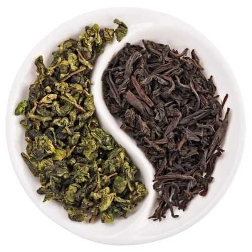 листья черного и зеленого чая