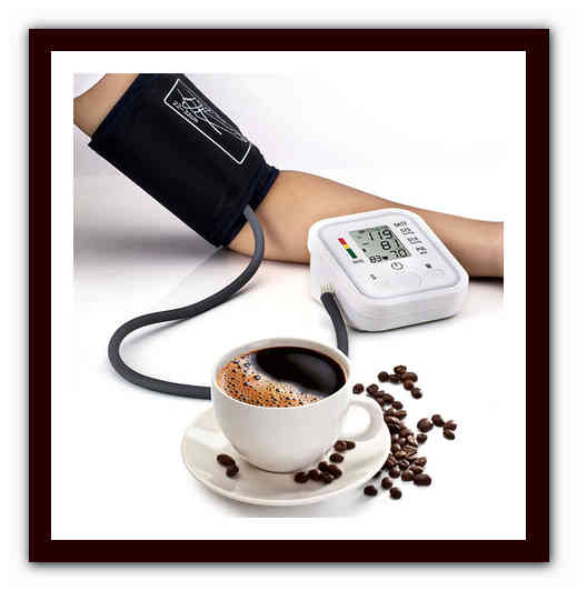 При пониженном давлении пьют кофе. Чай или кофе при давлении. Что пить когда низкое давление чай или кофе. Кофе при мезонитях. Как повысить давление кофе.